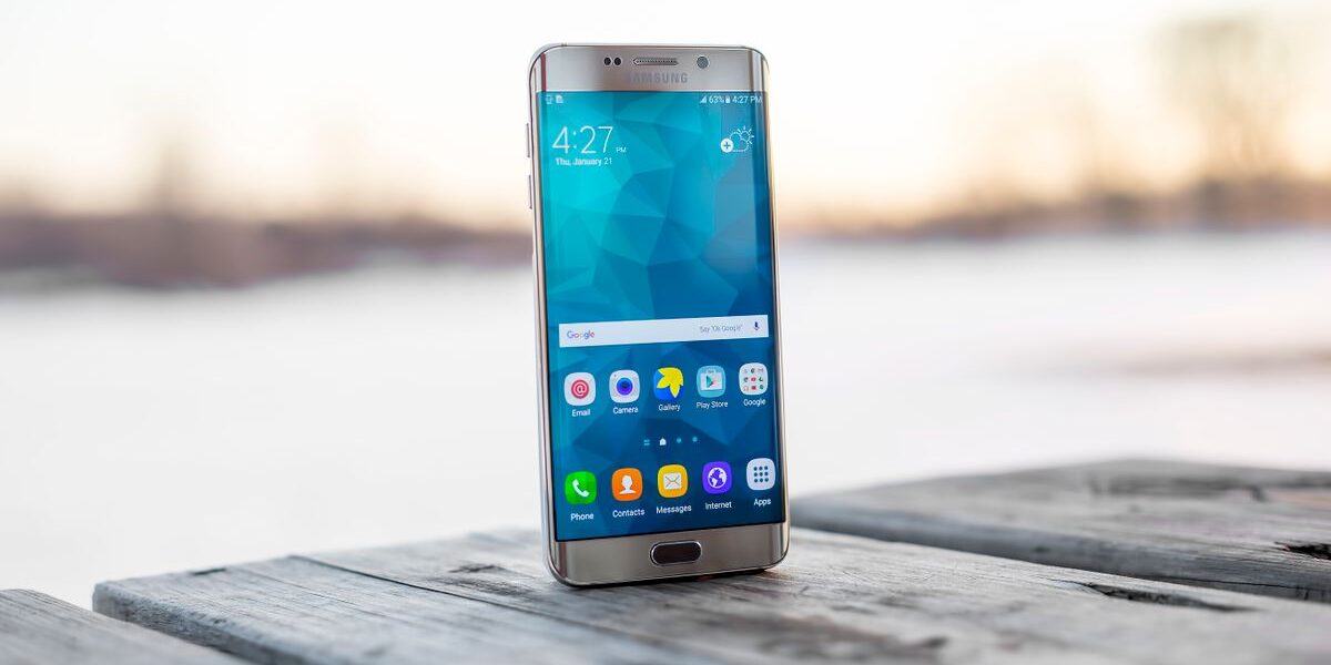 OxygenOS 17 Liquid Glass UI design OnePlus smartphone